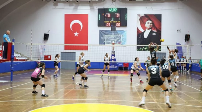 Voleybol Bölgesel Lig Finalleri, Aydın’ın ev sahipliğinde başladı 