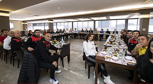 TVF Başkanı Üstündağ, TVF Spor Lisesi Öğretmenleriyle Öğle Yemeğinde Buluştu