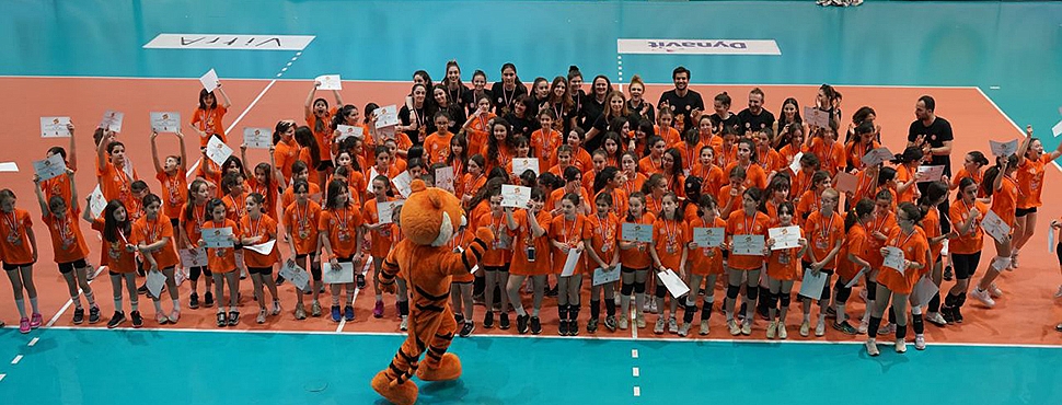 Geleneksel “Mini Tigers Voleybol Şenliği” düzenlendi