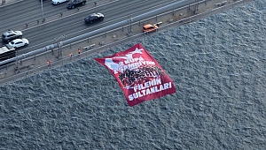 Çifte Kupalı Şampiyon Filenin Sultanları’nın Bayrağı Boğaz’daki Köprülere Asıldı