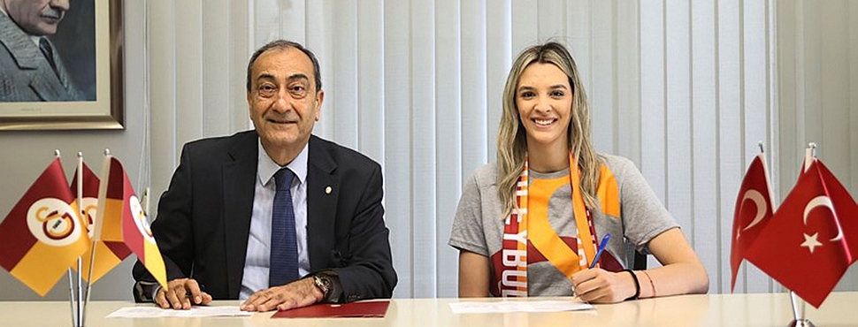 Alexia Carutasu ile 2 yıllık sözleşme imzalandı