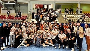 Eczacıbaşı Yıldız Kız Takımı Türkiye Şampiyonu oldu!