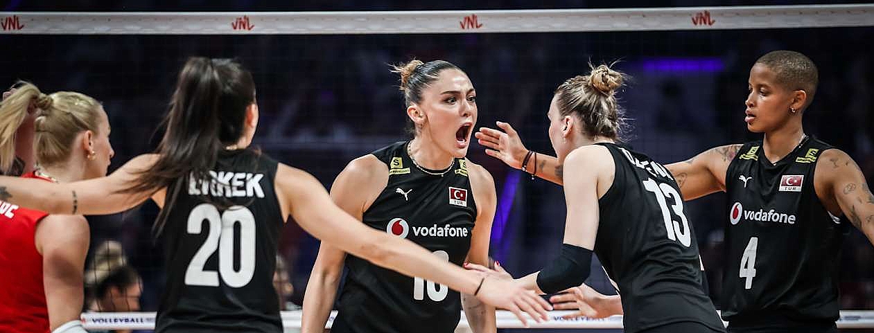 Filenin Sultanları, VNL Finalleri İçin Polonya'ya Gitti