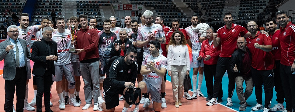 Fenerbahçe Medicana'yı yenen Ziraat Bankkart TSYD Cumhuriyet Kupası'nın sahibi oldu