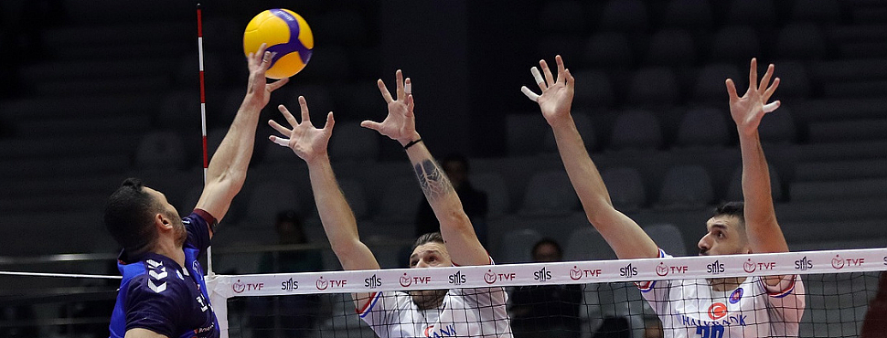 Halkbank 5 set sonunda kazandı 