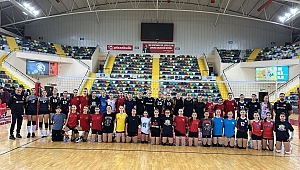 Altyapı Kız Milli Takımı Sporcu Taramaları Balıkesir'de Yapıldı