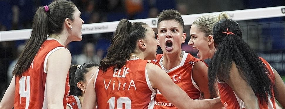 TÜRKİYE'NİN GURUR GECESİ: Eczacıbaşı Dynavit, Scandicci'yi Devirdi, Kupa Şimdiden Bizim!