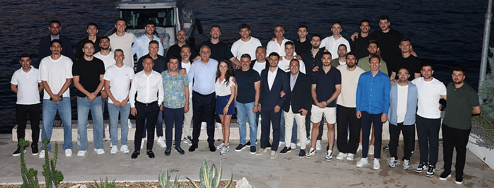Filenin Efeleri Yemekte Bir Araya Geldi