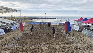 Trabzon'da Plaj Voleybolu Halk Turnuvası Başladı