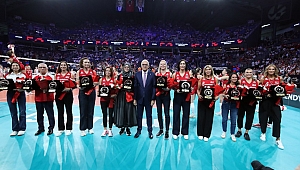2003 Avrupa İkincisi A Milli Kadın Voleybol Takımı’na Özel Tören