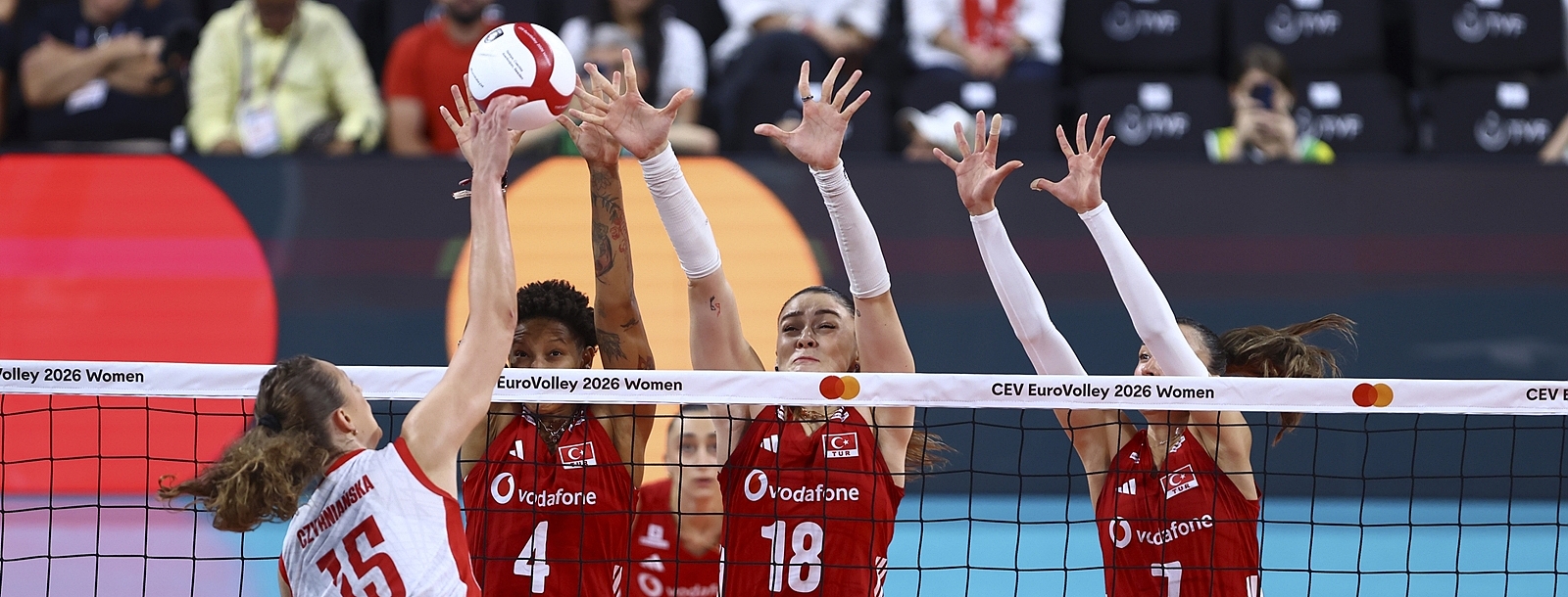 Filenin Sultanları, CEV Trendyol 2026 Avrupa Şampiyonası'nda Grubu'nu İkinci Tamamladı