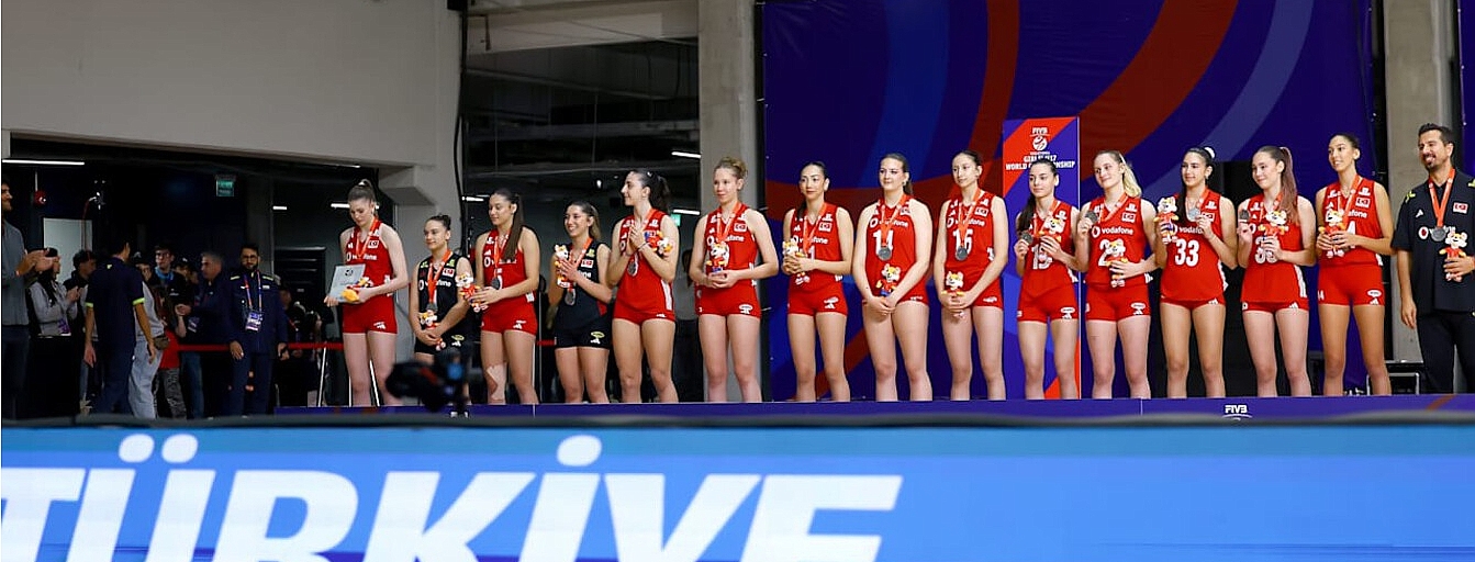 U17 Kız Milli Takımımız, Dünya İkincisi