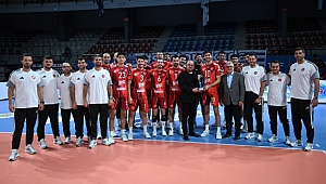 TÜGİAD Ege Uluslararası Voleybol Turnuvası’nda şampiyon Ziraat Bankkart
