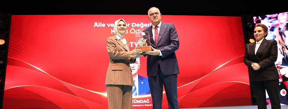 TVF Başkanı Mehmet Akif Üstündağ Aile ve Spor Değerlerine Katkı Ödülüne Layık Görüldü