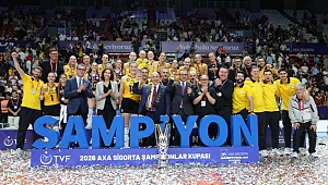 VakıfBank Spor Kulübü 40 yıllık tarihinde  44. kupasını kazandı